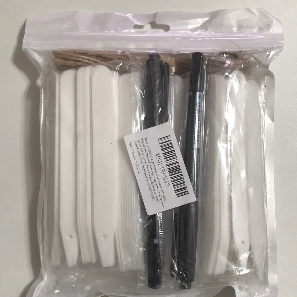 WHALINE 200PCS Plastic Plant Label set w/Hole,Includes Twine and WaterProof pen